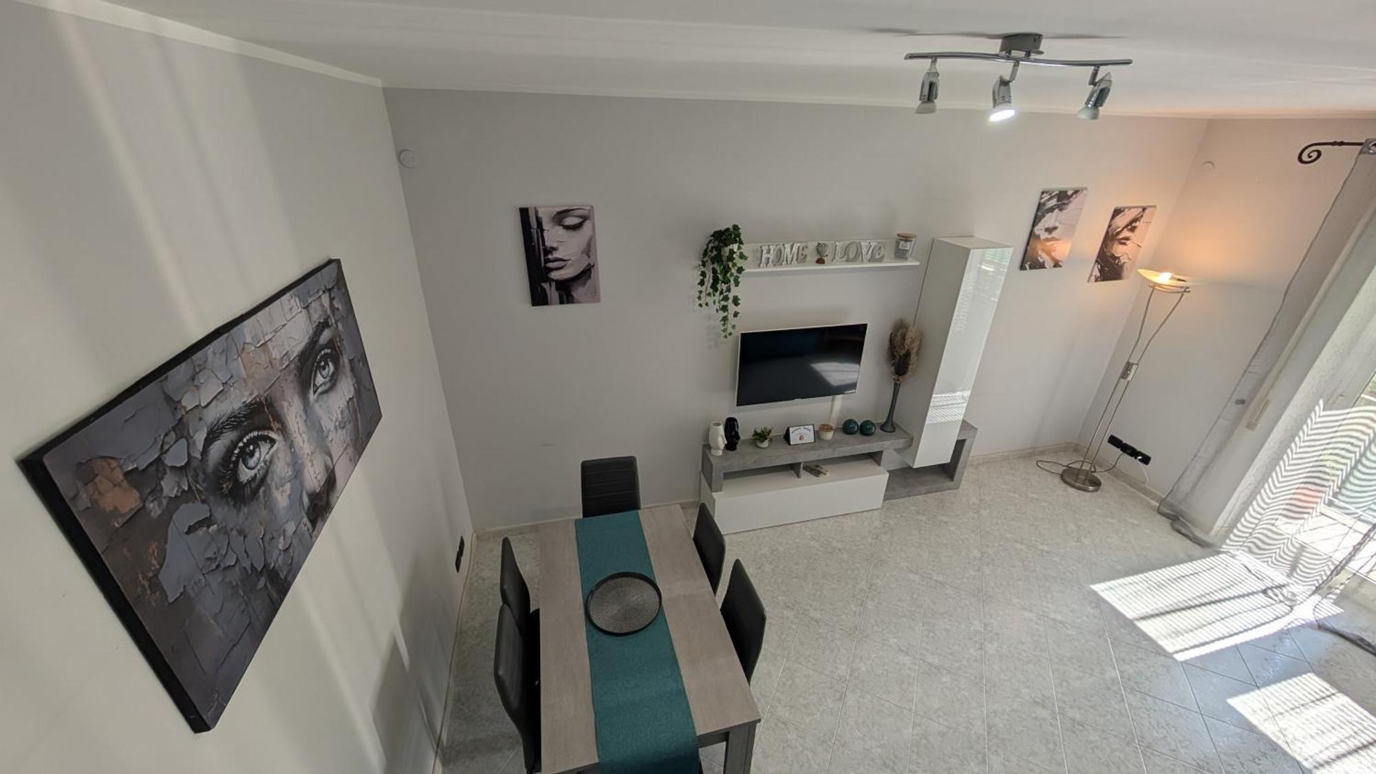 Apartamento At Eria's House - 100 M Metro A Subaugusta